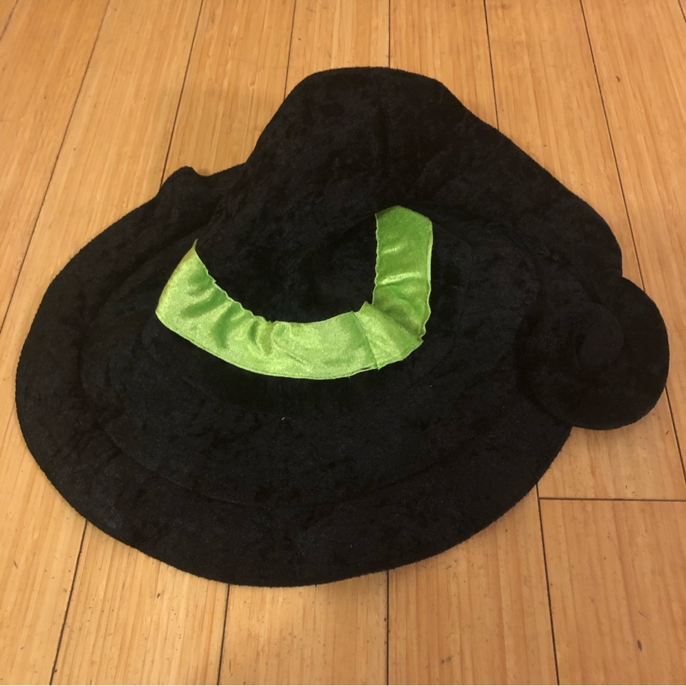 ⭐️ Lightly used girls’ witch hat - Picture 7 of 11
